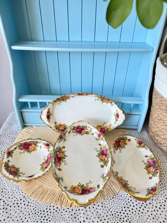 Vintage Royal Albert Old Country Roses, Set of 3 Petit Four Dishes, Fine Bone China, Beautiful Red Yellow Roses Gold Decor, Made in England