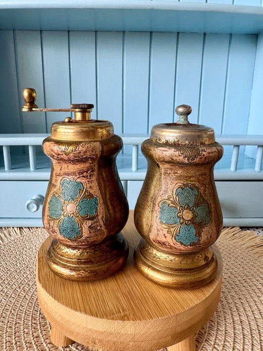 Vintage Italian Florentine Salt & Pepper Shaker, Italian Design, Handpainted Spice 1970s 1980s Kitchen Utensils, Patina, Decorative Use Only