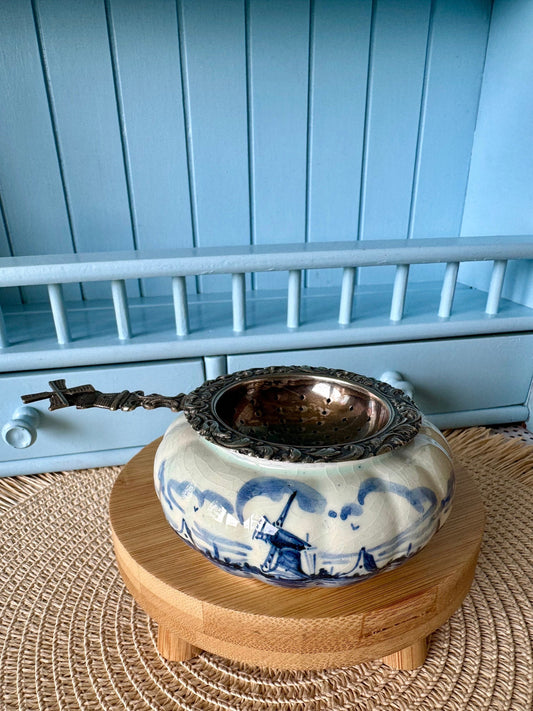 Beautiful Silver Plated Tea Strainer 'Delft Blauw', Previously Loved, Collectors Item, Vintage Gift, Porcelain Drip Bowl, Handpainted Delft
