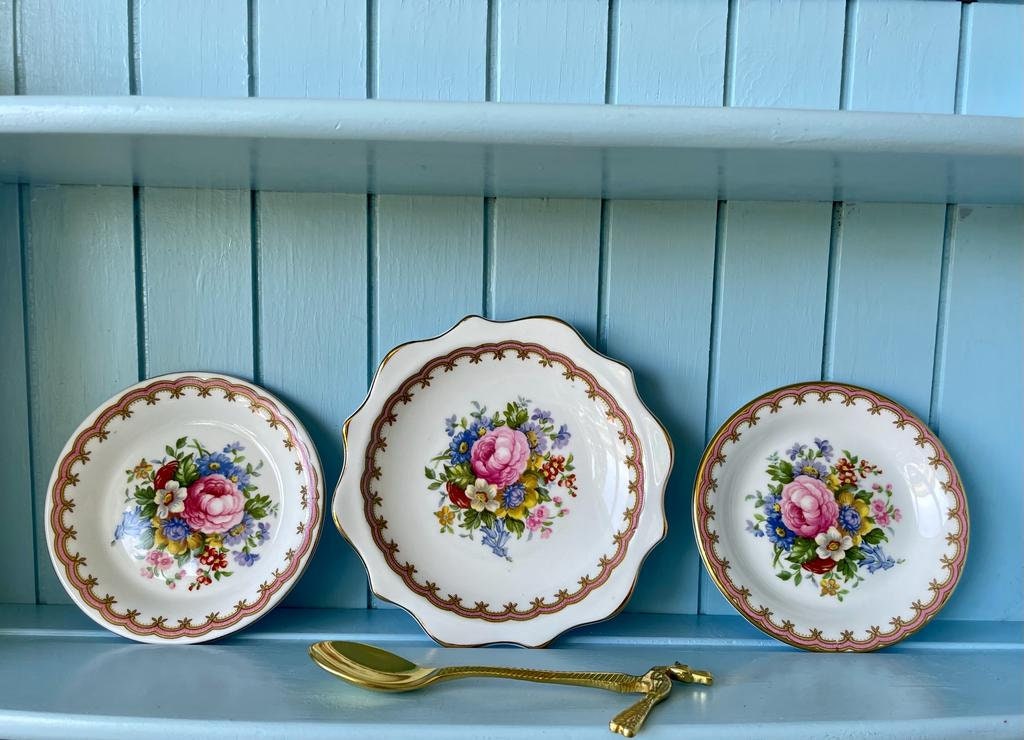 Vintage Royal Albert "Lady Carlyle" Tea Bag Dish