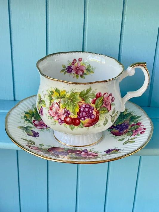 Vintage Royal Queens Fine Bone China Fruit Inspired Teacup A