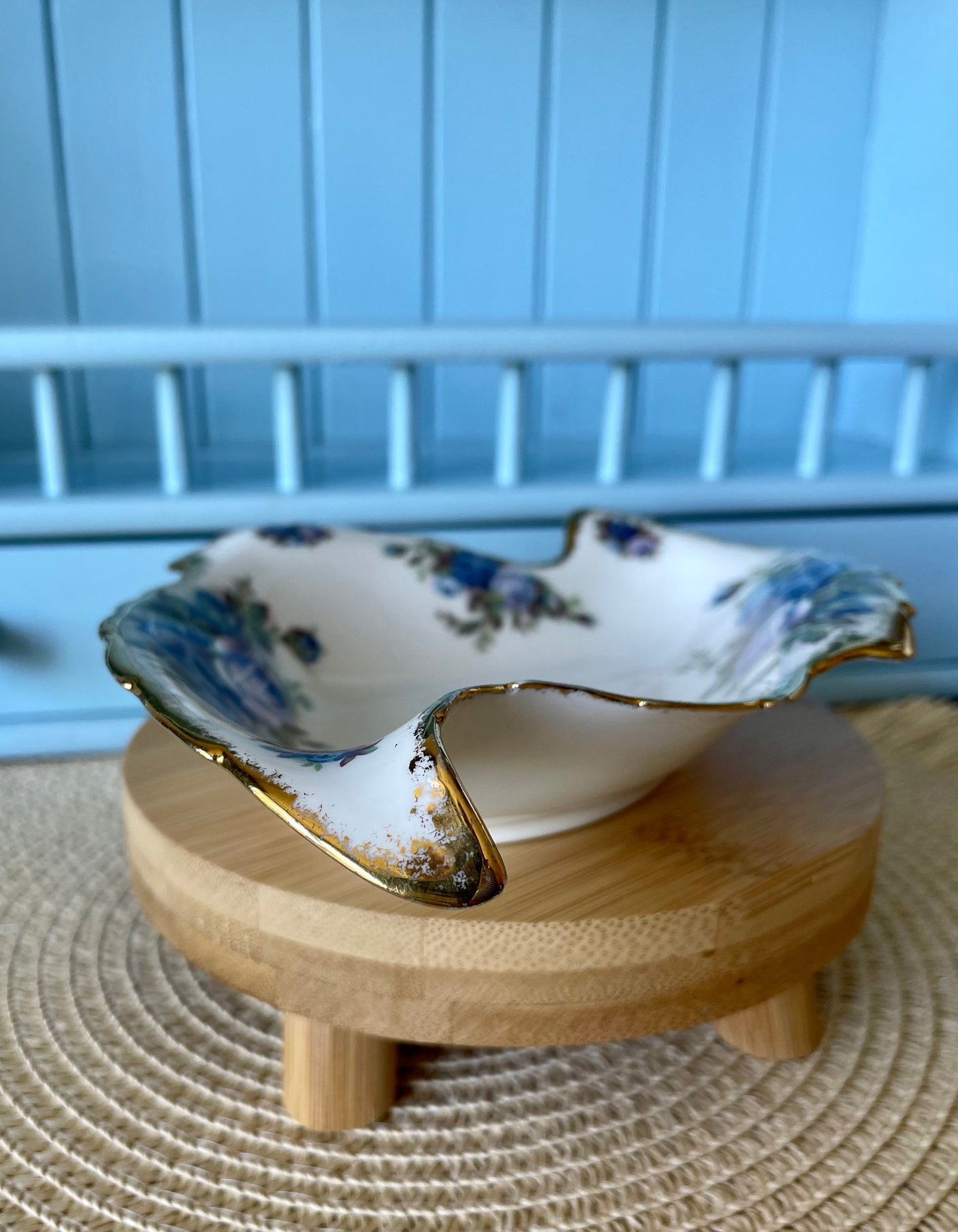 Vintage Royal Albert Moonlight Rose Swirl Shaped Bonbon Trin