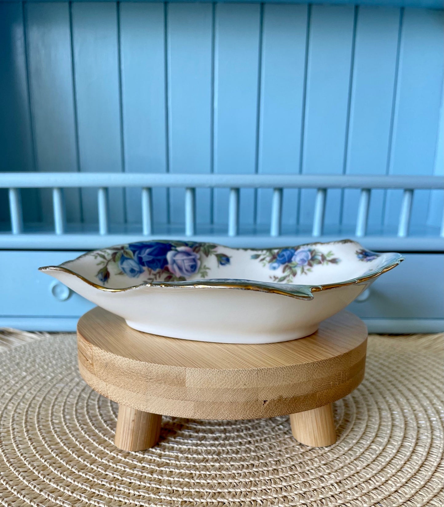 Vintage Royal Albert Moonlight Rose Swirl Shaped Bonbon Trin