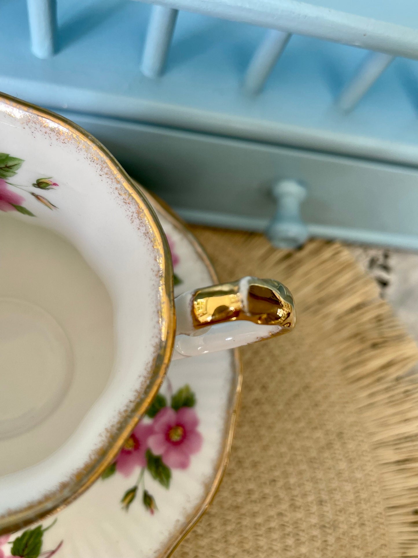 Vintage Elizabethan Fine Bone China Tea Cup and Saucer - Per