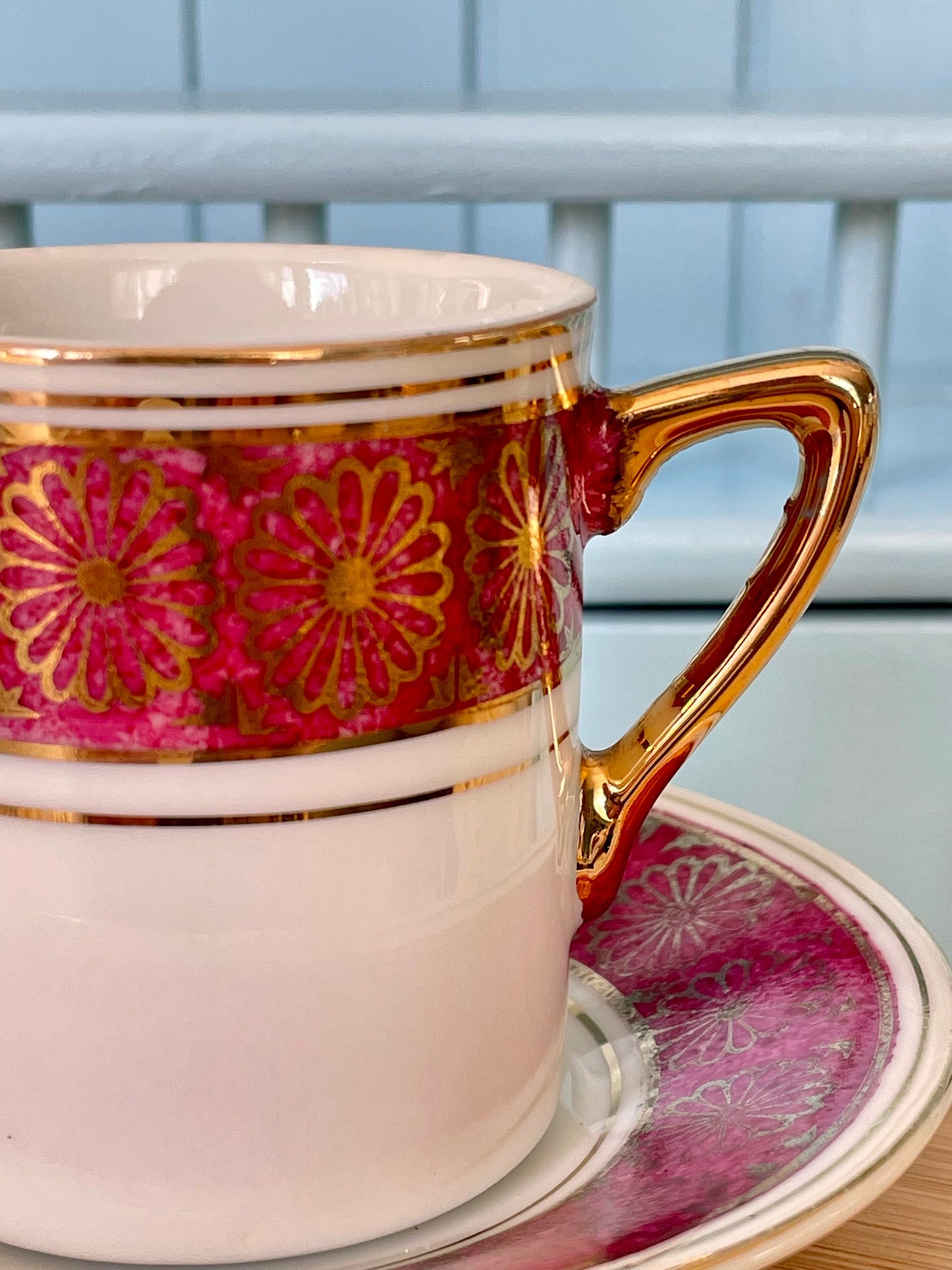 Hard to Find Rare Vintage Versailles