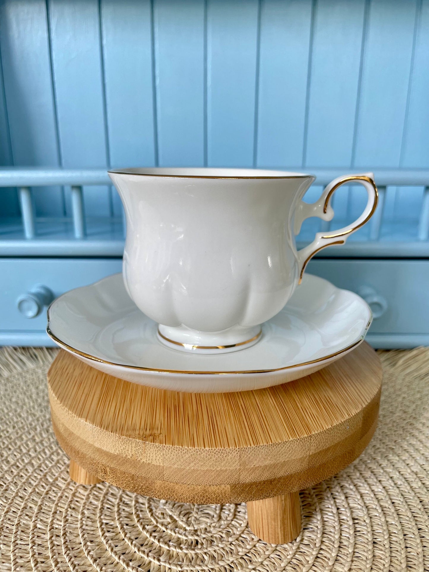Exquisite Cambridge Garden Crisp White Teacup & Saucer