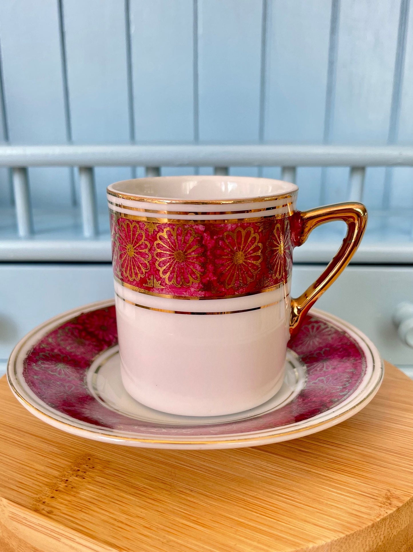 Hard to Find Rare Vintage Versailles