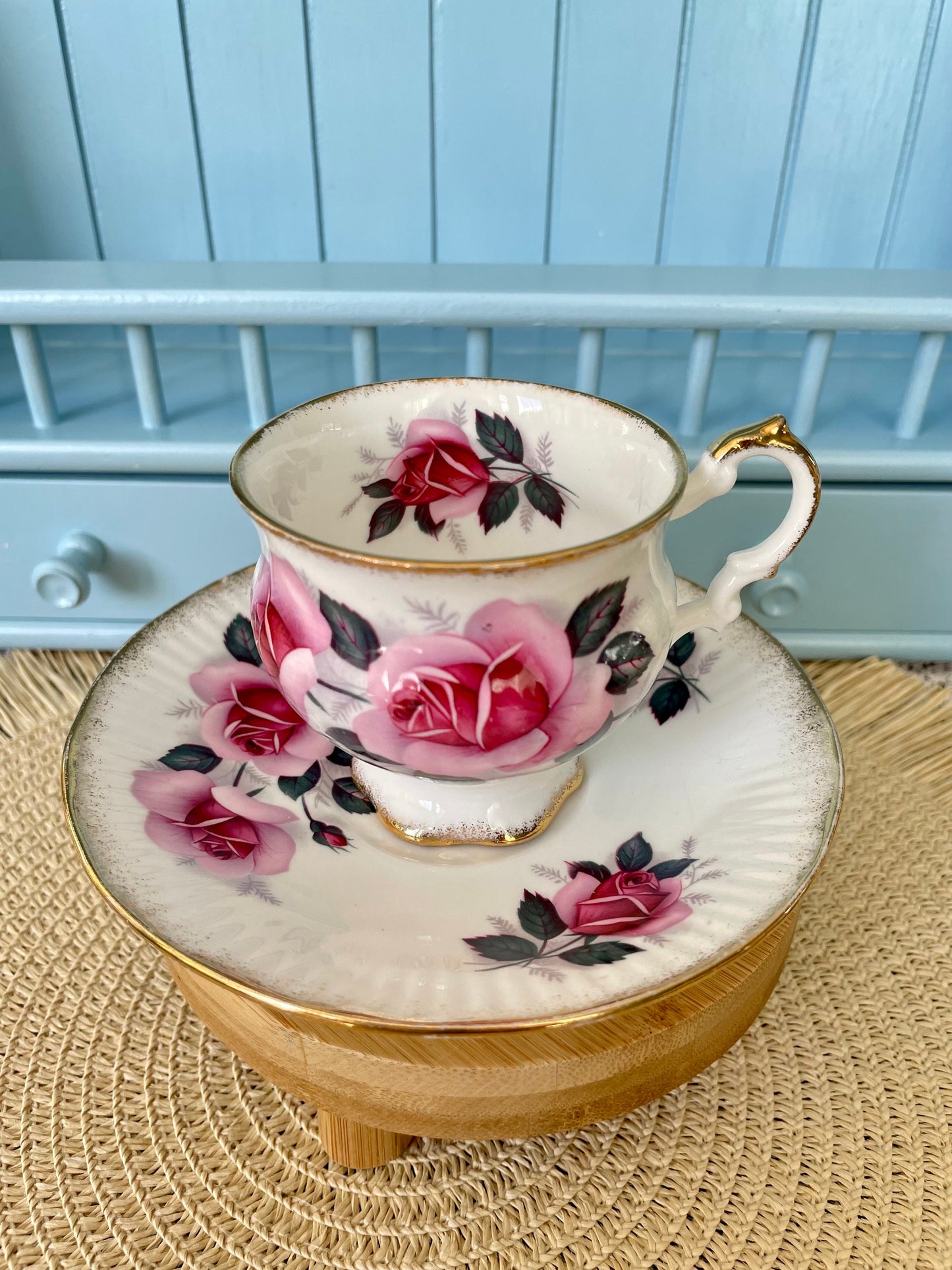 Vintage Elizabethan Fine Bone China Tea Cup and Saucer - Bri