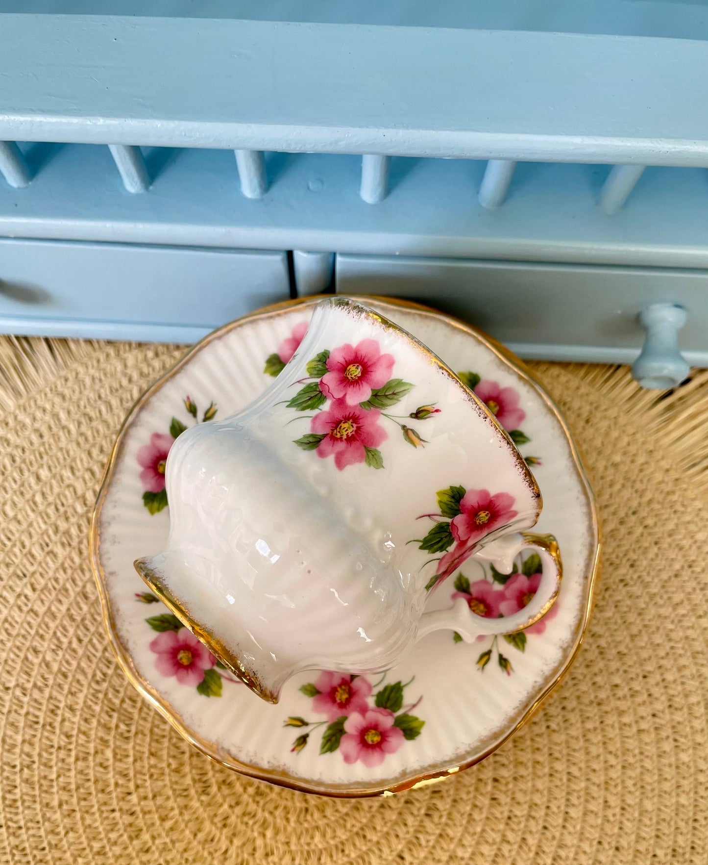 Vintage Elizabethan Fine Bone China Tea Cup and Saucer - Per