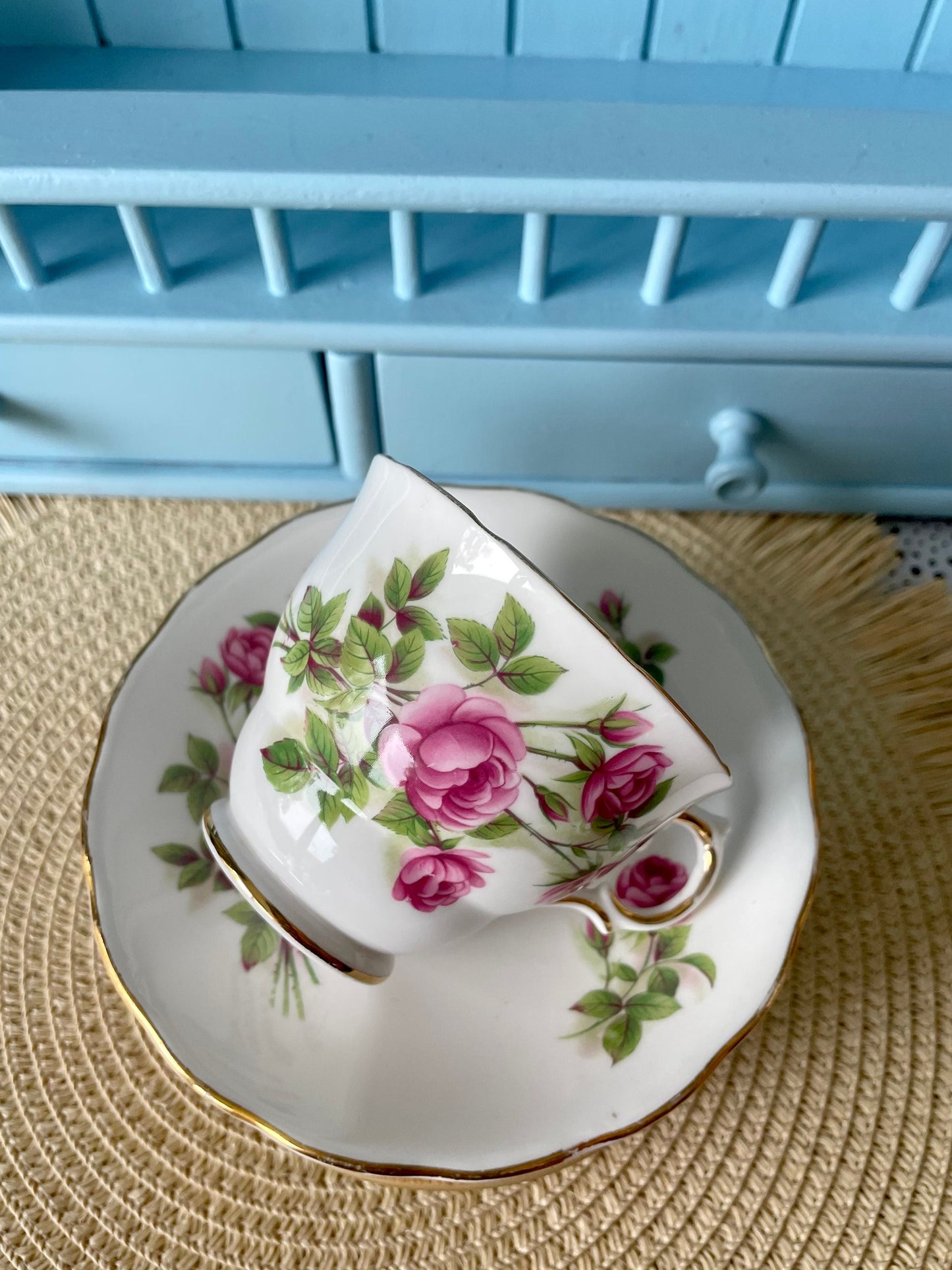 Charming Vintage Royal Vale TeaCup & Saucer
