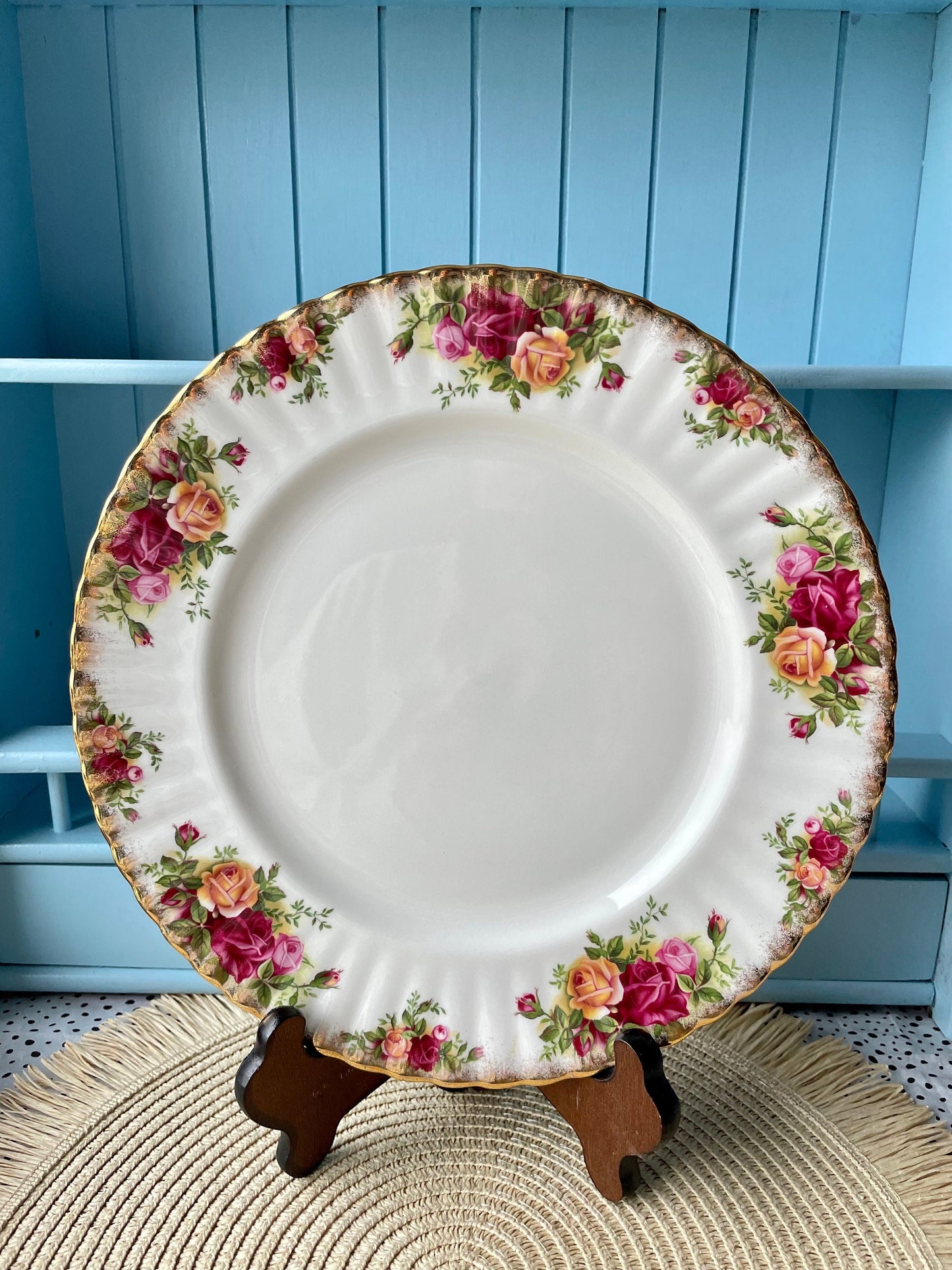 Beautiful Vintage Royal Albert Old Country Roses Dinner Plat