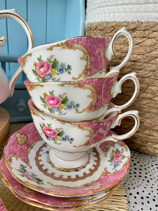 Vintage Royal Albert Tea Set - Lady Carlyle - 12 Piece Porce