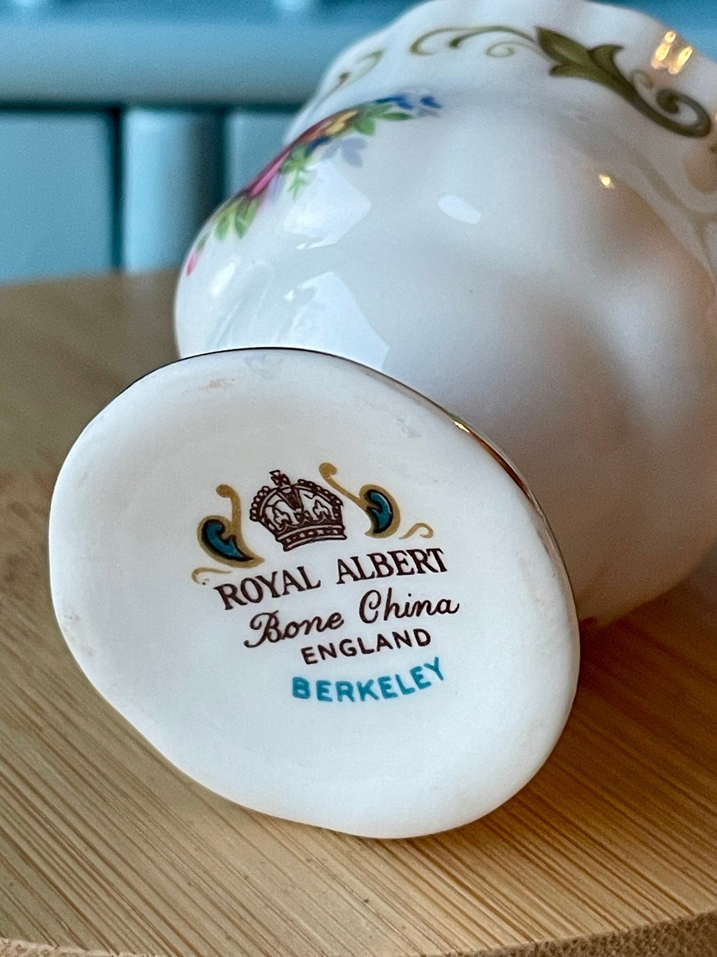 Hard to Find Vintage Royal Albert "Berkeley" Set of 6 Egg Cu