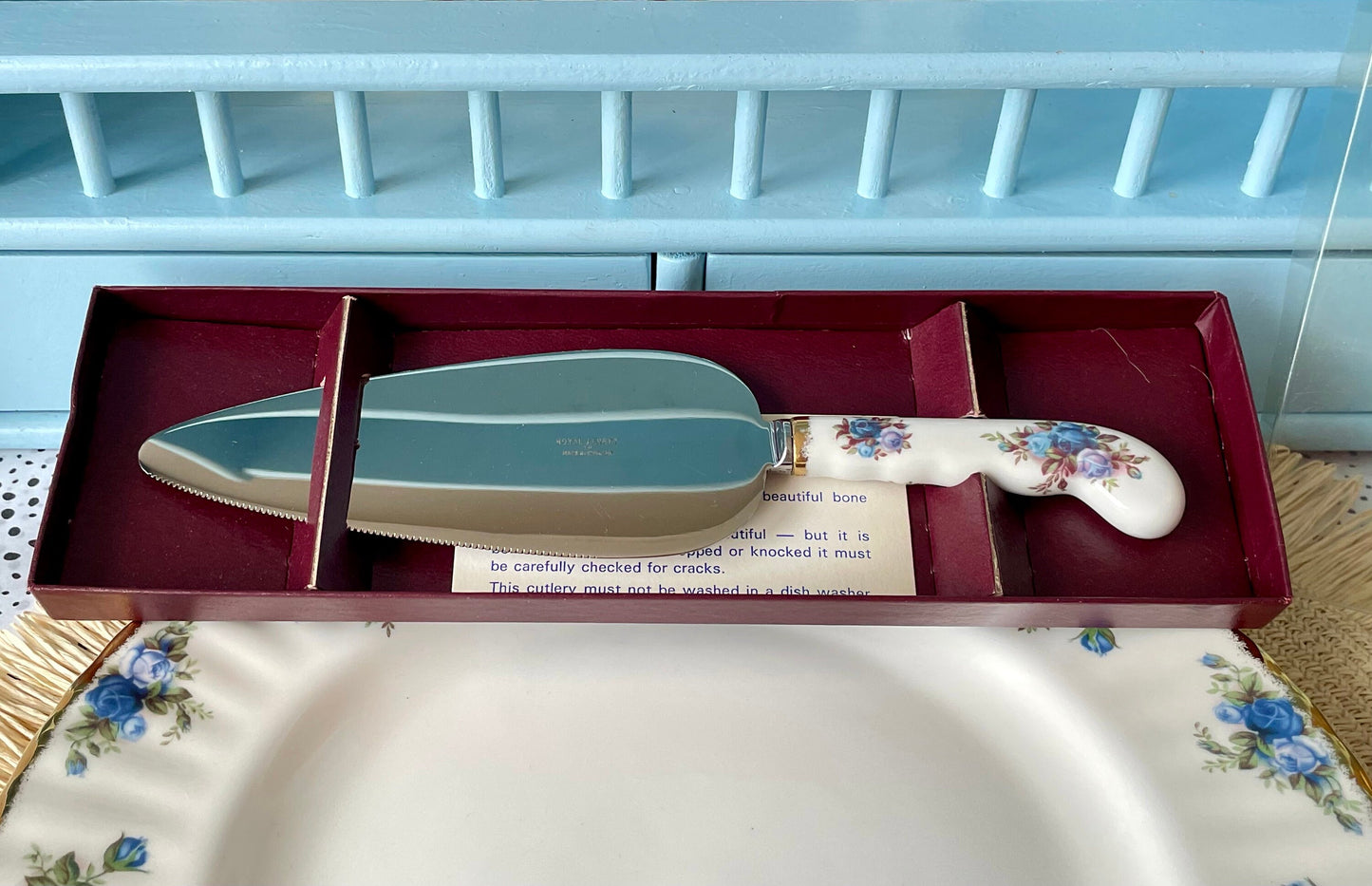 Rare Moonlight Rose Cake Slicer