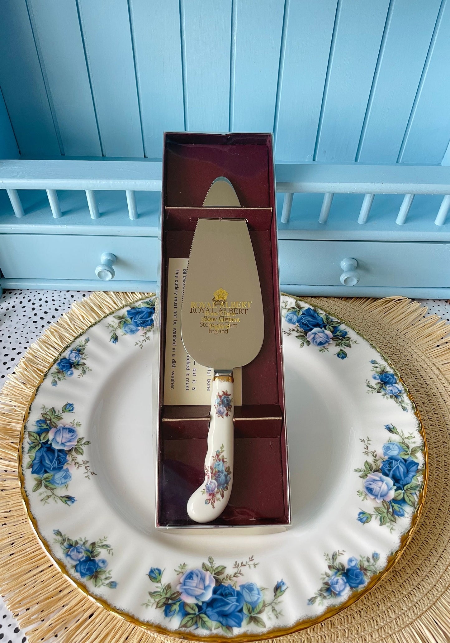 Rare Moonlight Rose Cake Slicer