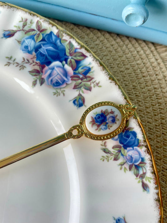 Hard to Find and Very Collectible Royal Albert "Moonlight Ro