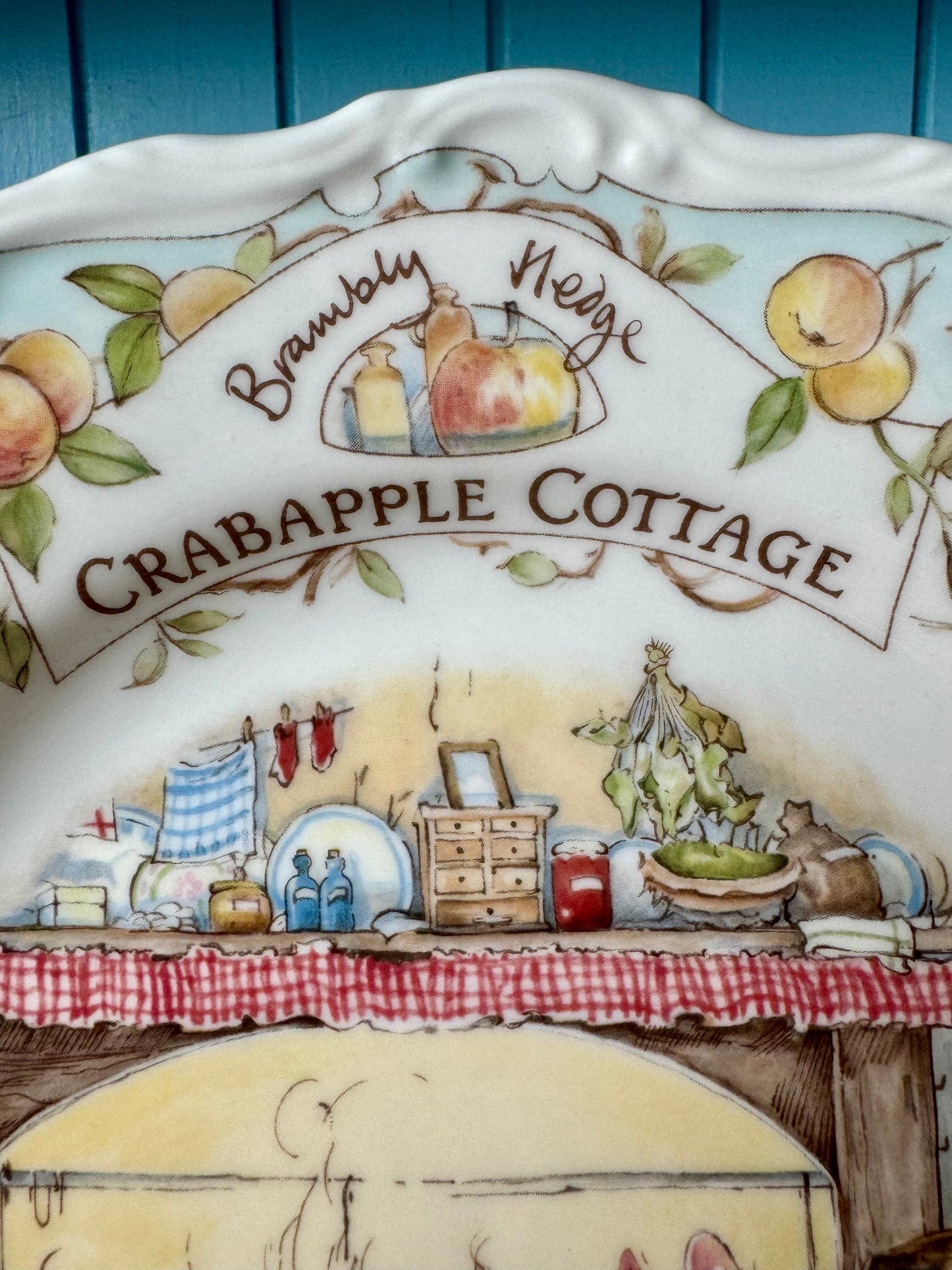 Vintage Royal Doulton "Brambly Hedge"  Crabapple Cottage Pla