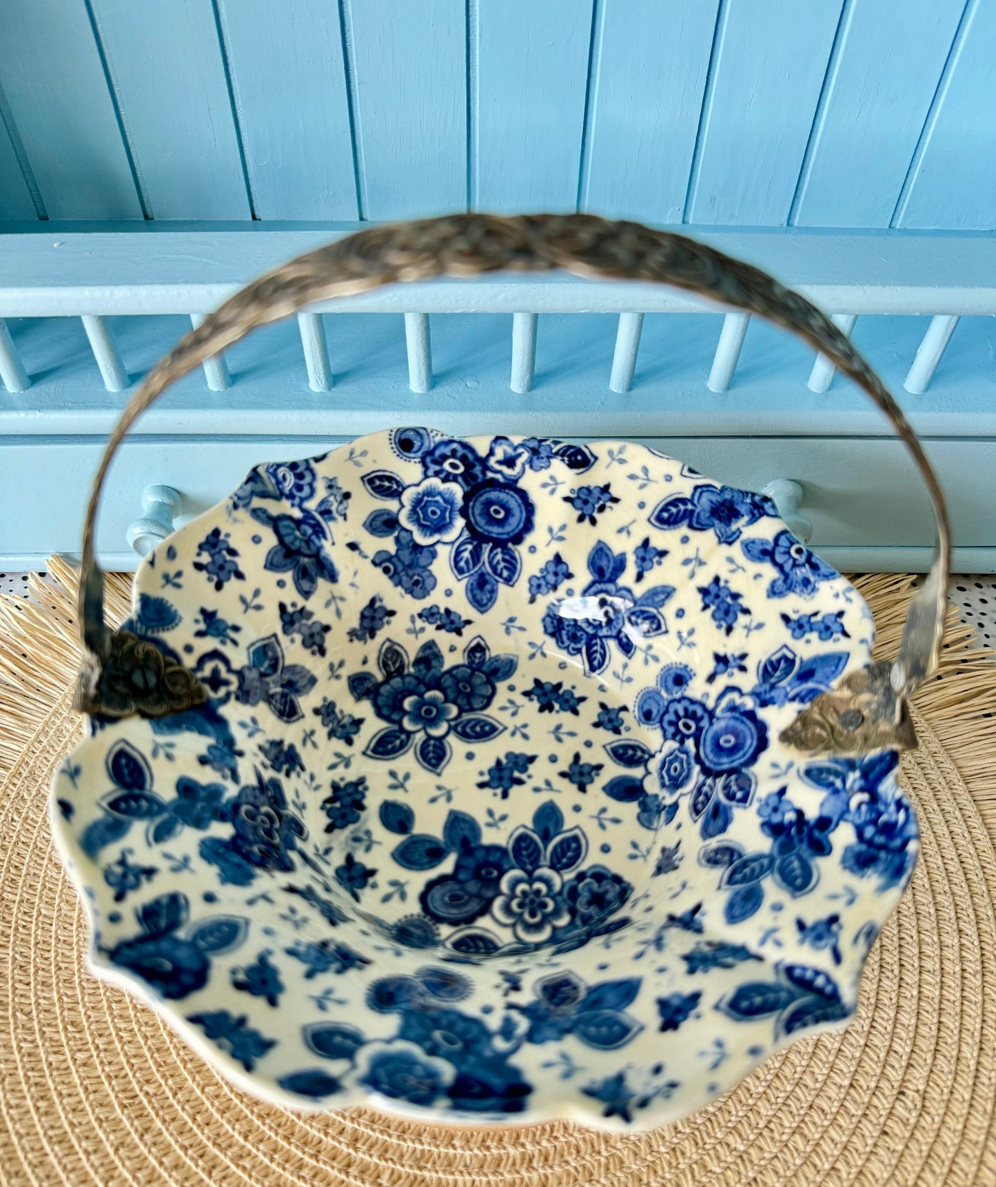 Pretty Silver Plated 'Beatrix' Bonbon Plate w/ Handle