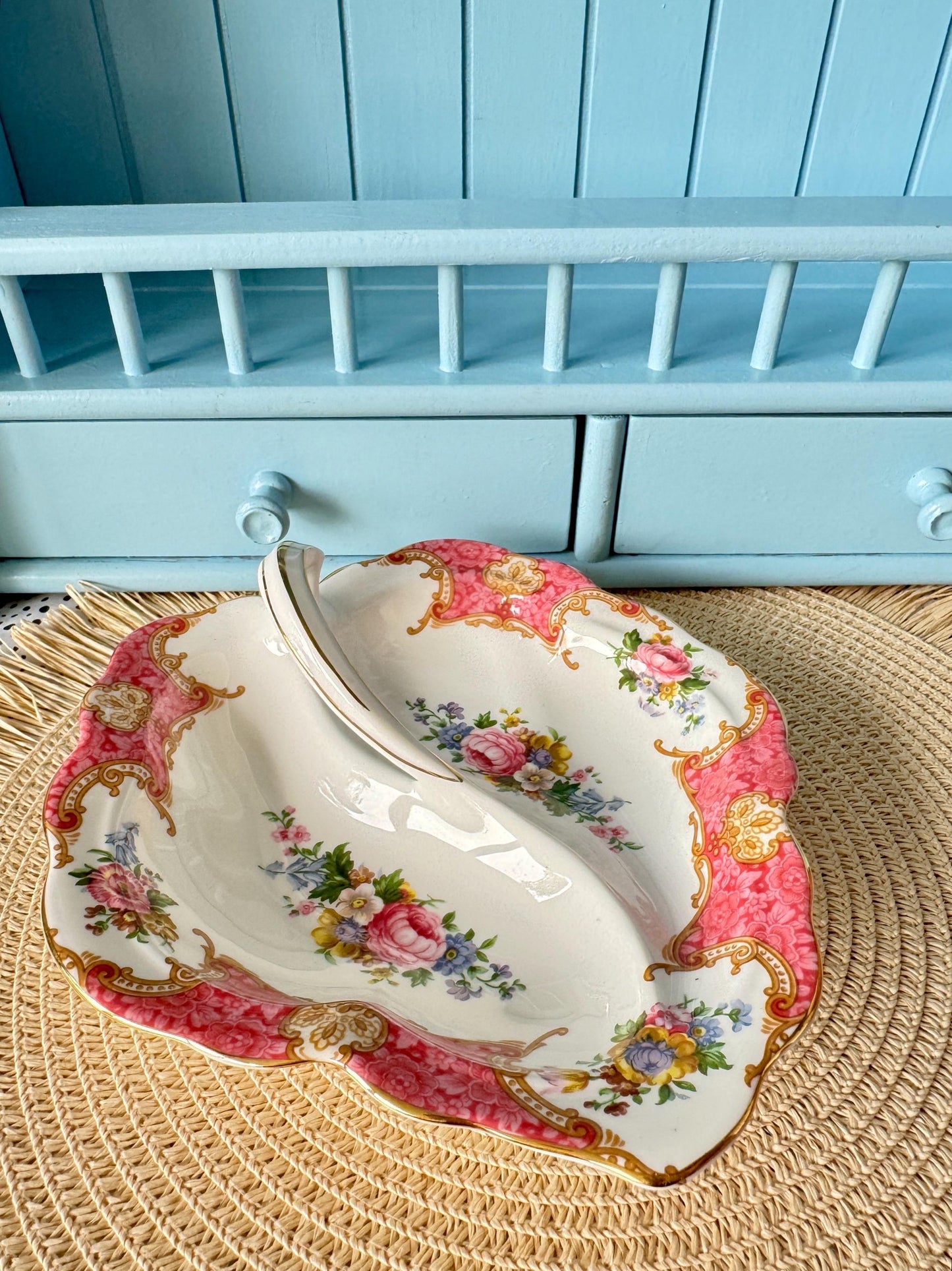 Hard To Find Vintage Royal Albert 'Lady Carlyle' Leaf Shaped