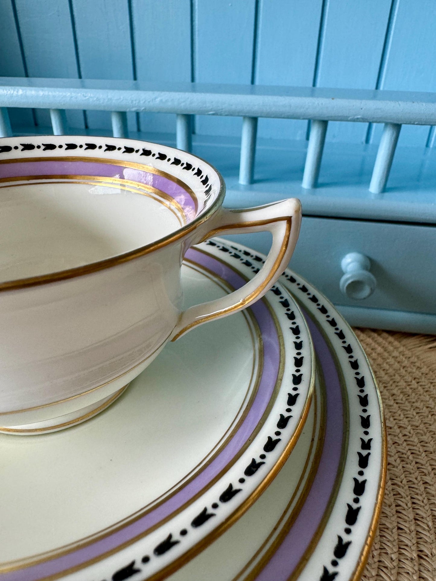 Set of 4 Rare Vintage Aynsley Trio's