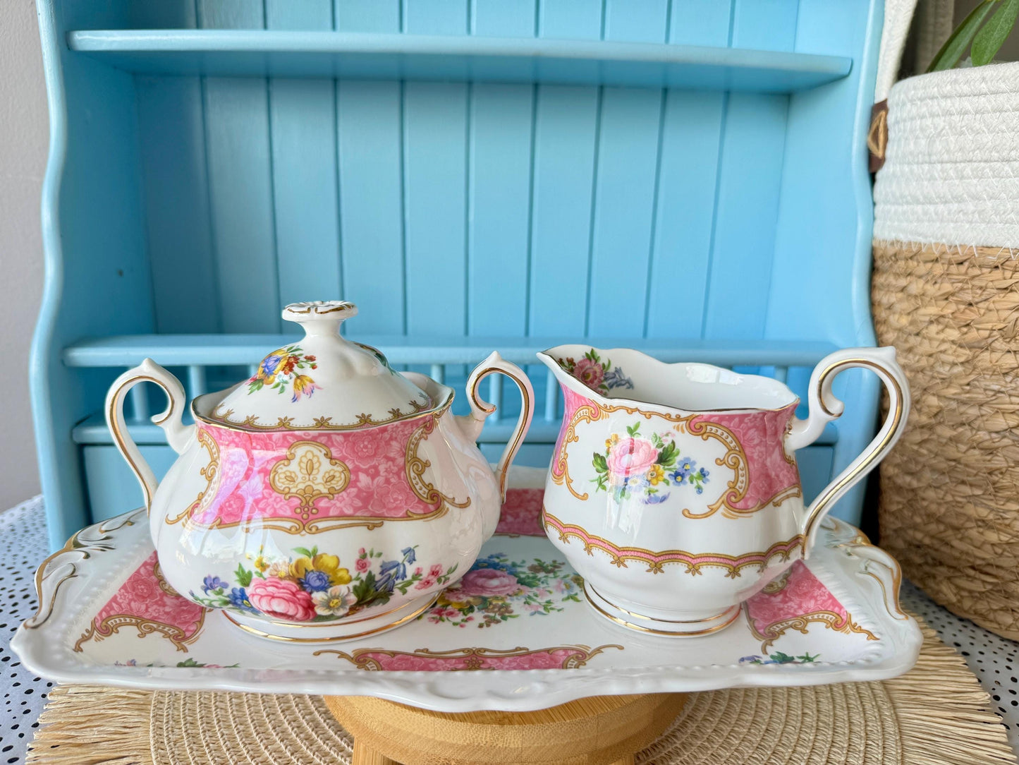 READ DESCRIPTION! Vintage Royal Albert 'Lady Carlyle' Lidded