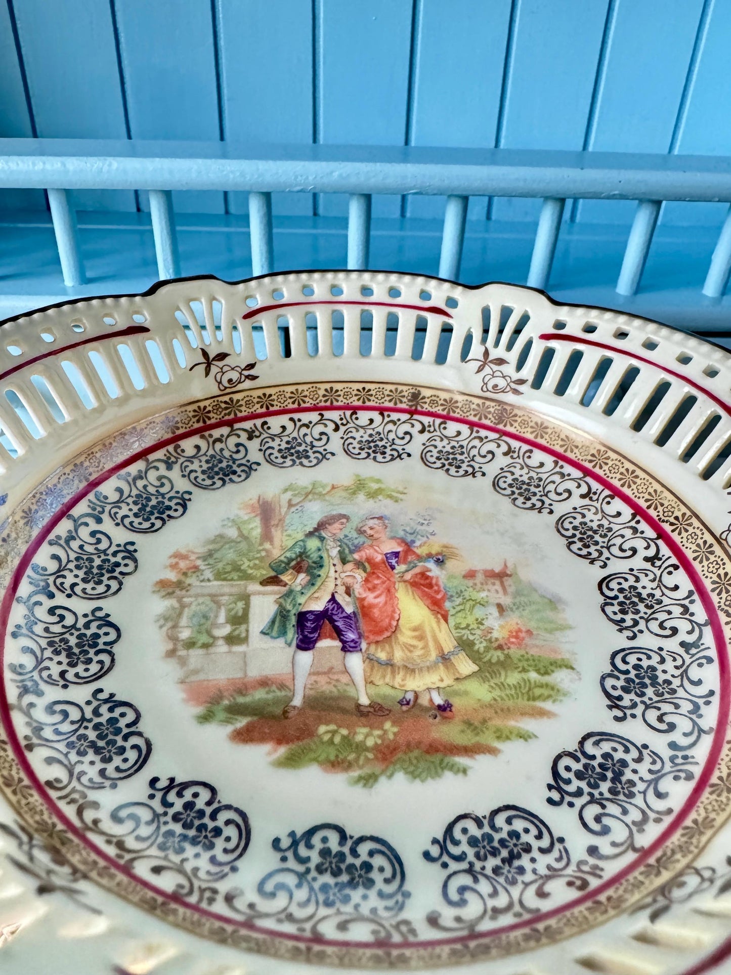 Hard To Find Vintage Schwarzenhammer Bavaria Fragonard Gold