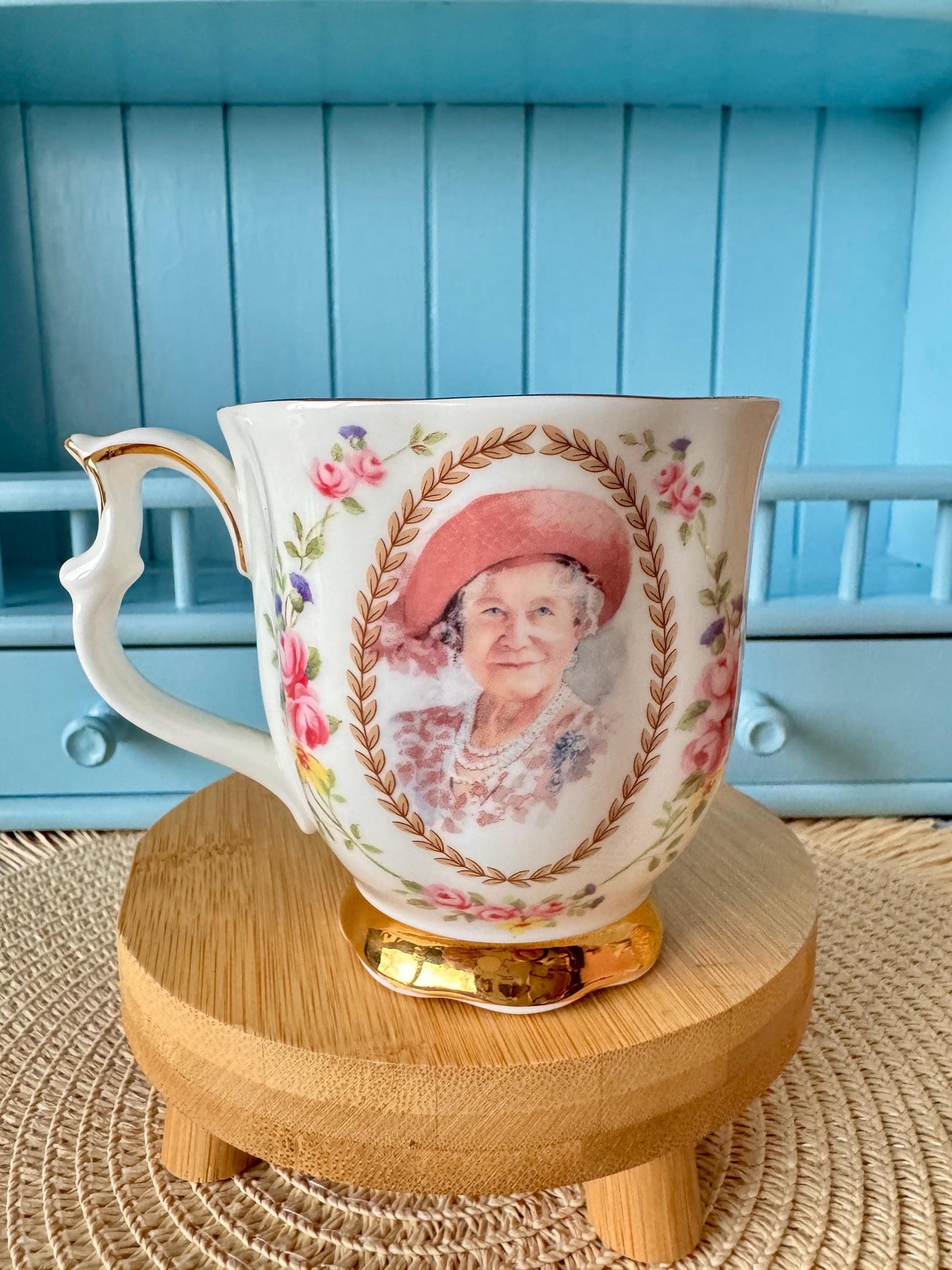 Mint Vintage Royal Albert "Queen Elizabeth" The Queen Mother