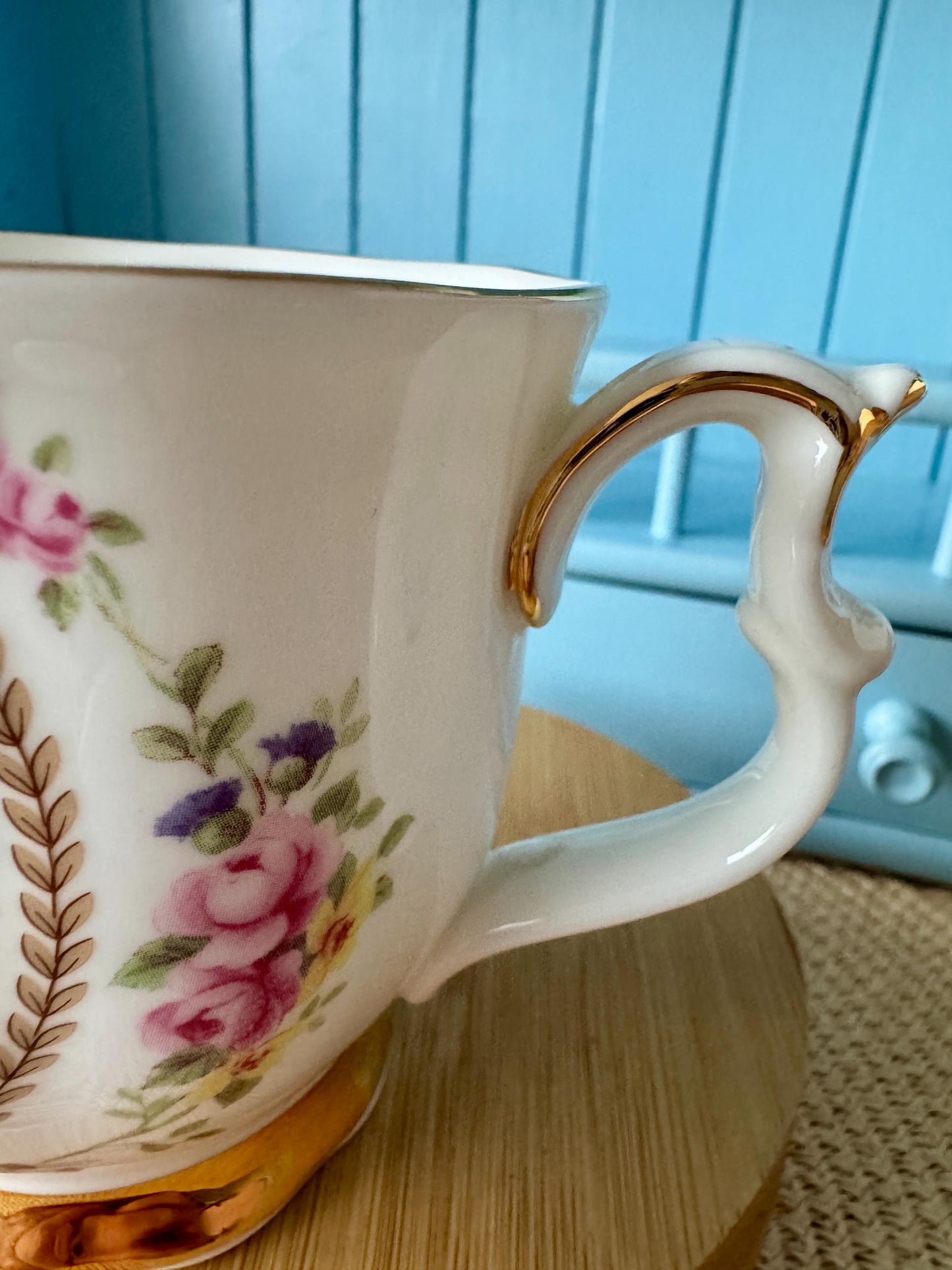 Mint Vintage Royal Albert "Queen Elizabeth" The Queen Mother