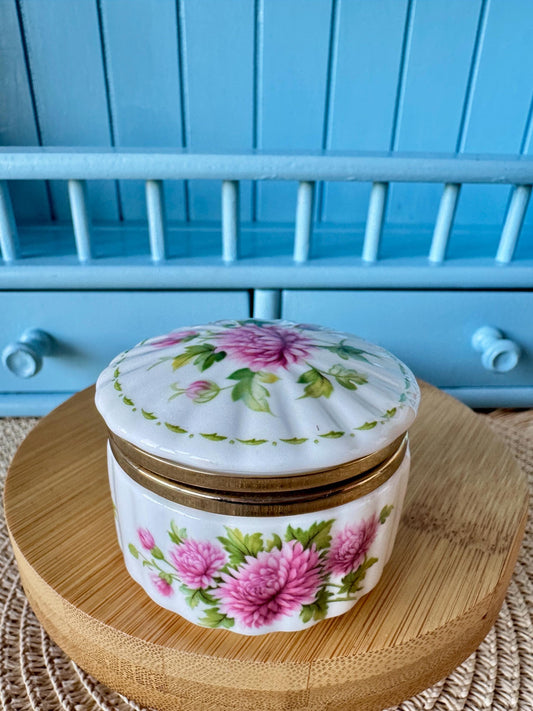 VERY Rare Find Vintage Royal Albert 'Flower of the Month' Li