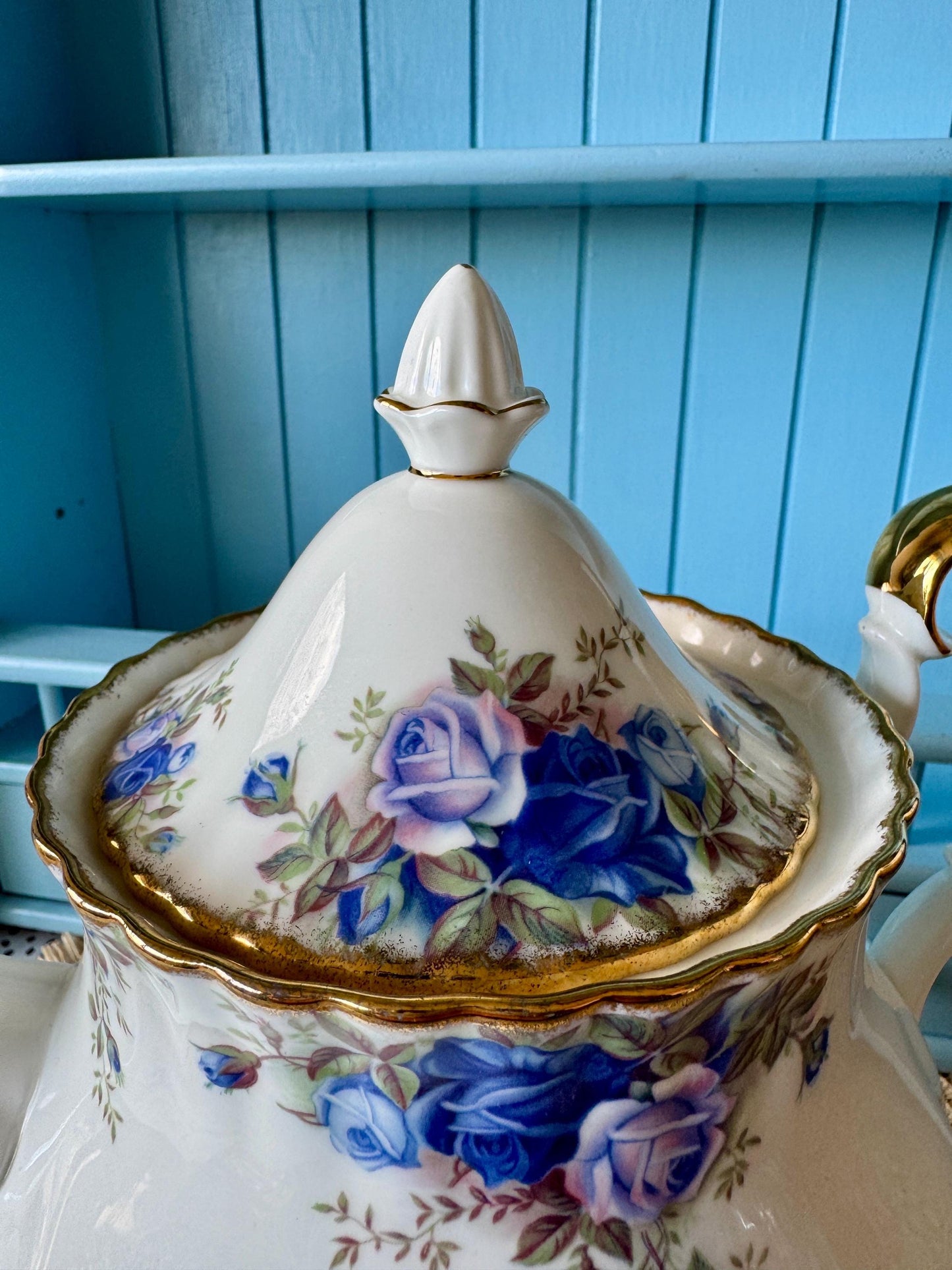 Very Rare Hard To Find "Large" Royal Albert "Moonlight Rose"