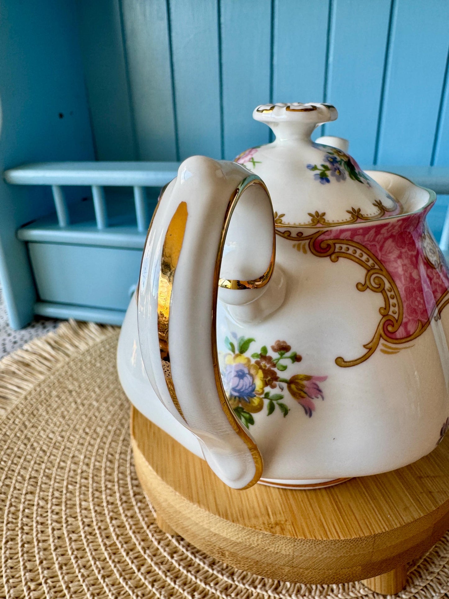 Very Rare Hard To Find "2 Cup" Royal Albert "Lady Carlyle" T