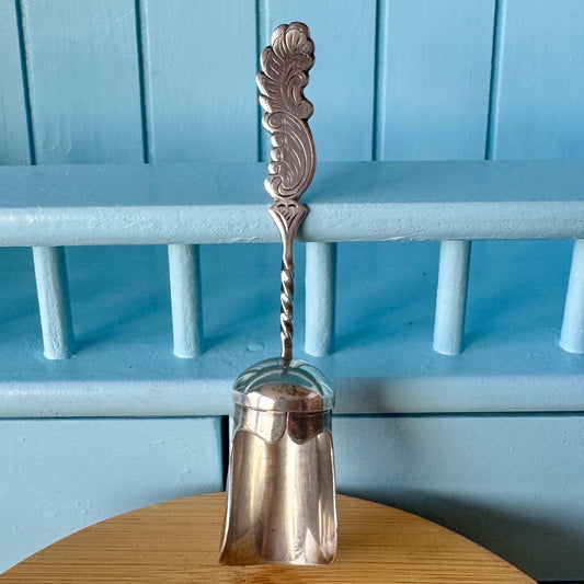 Vintage Silver-Plated Sugar Scoop – Ornate Rococo Handle & T