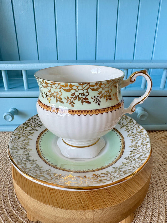 Vintage Elizabethan Fine Bone China Tea Cup and Saucer - Gre
