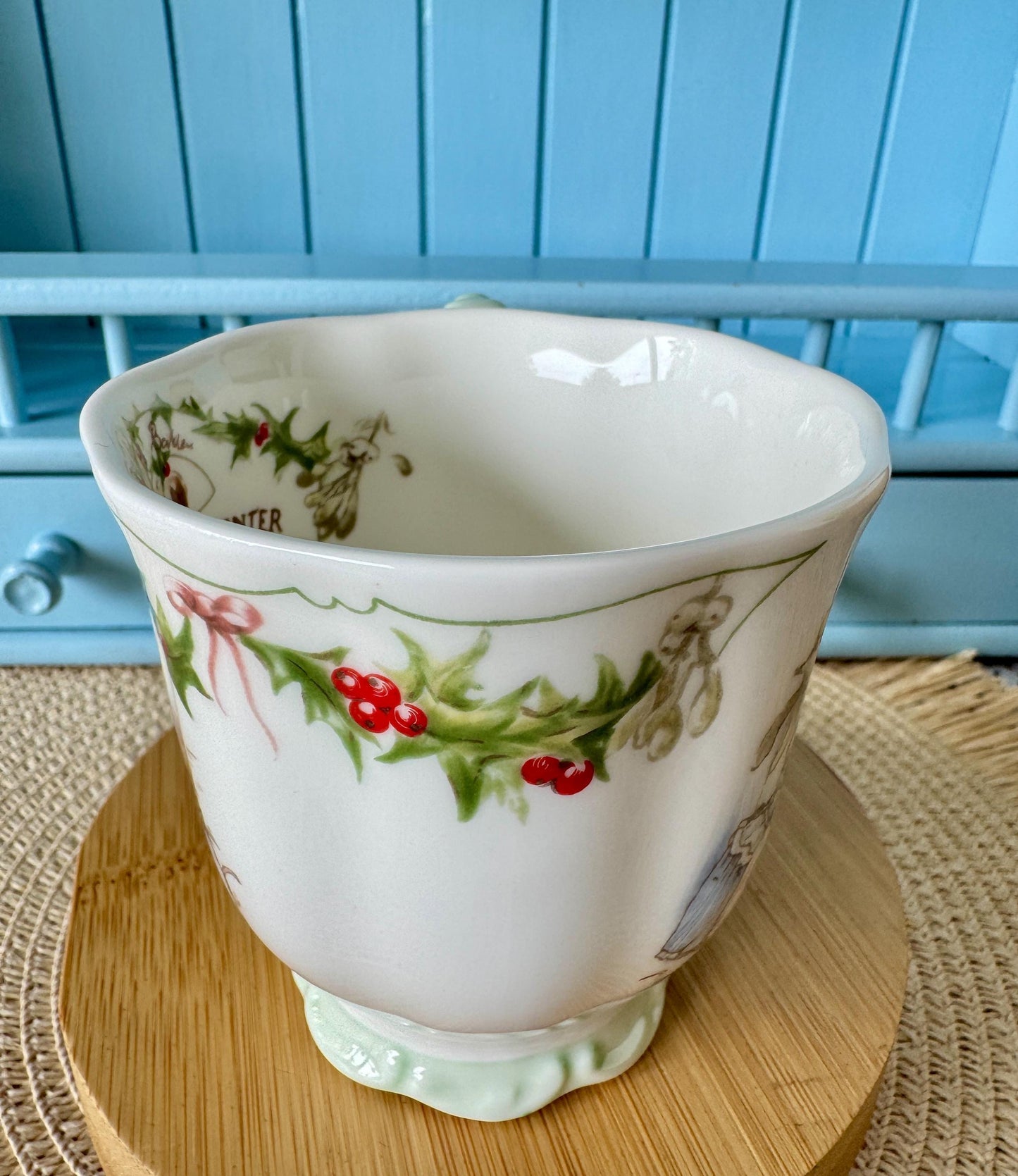 Vintage Royal Doulton "Brambly Hedge"  Merry Midwinter Mug