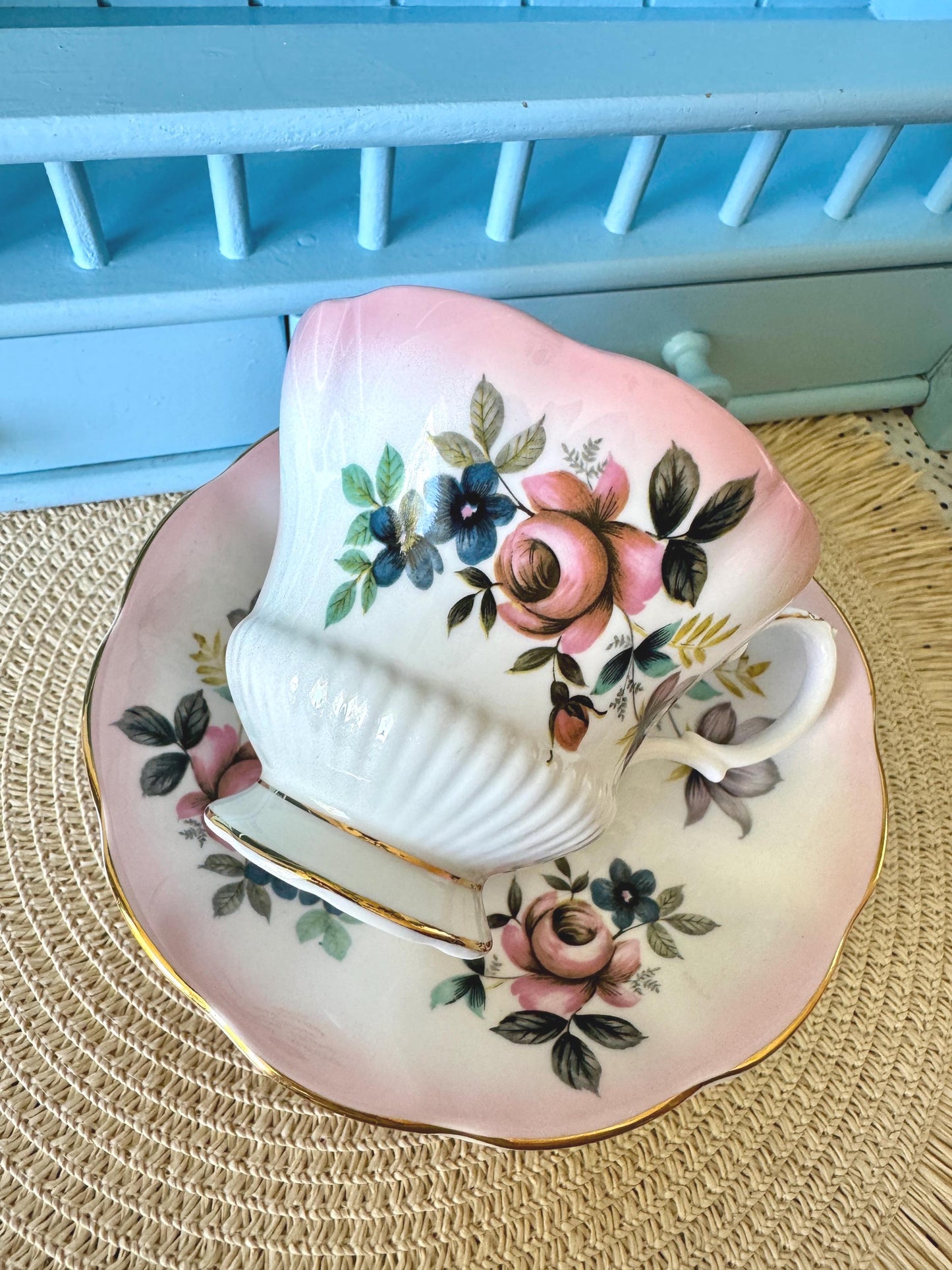 Special Item Perfect Vintage Royal Albert "Reflection Series