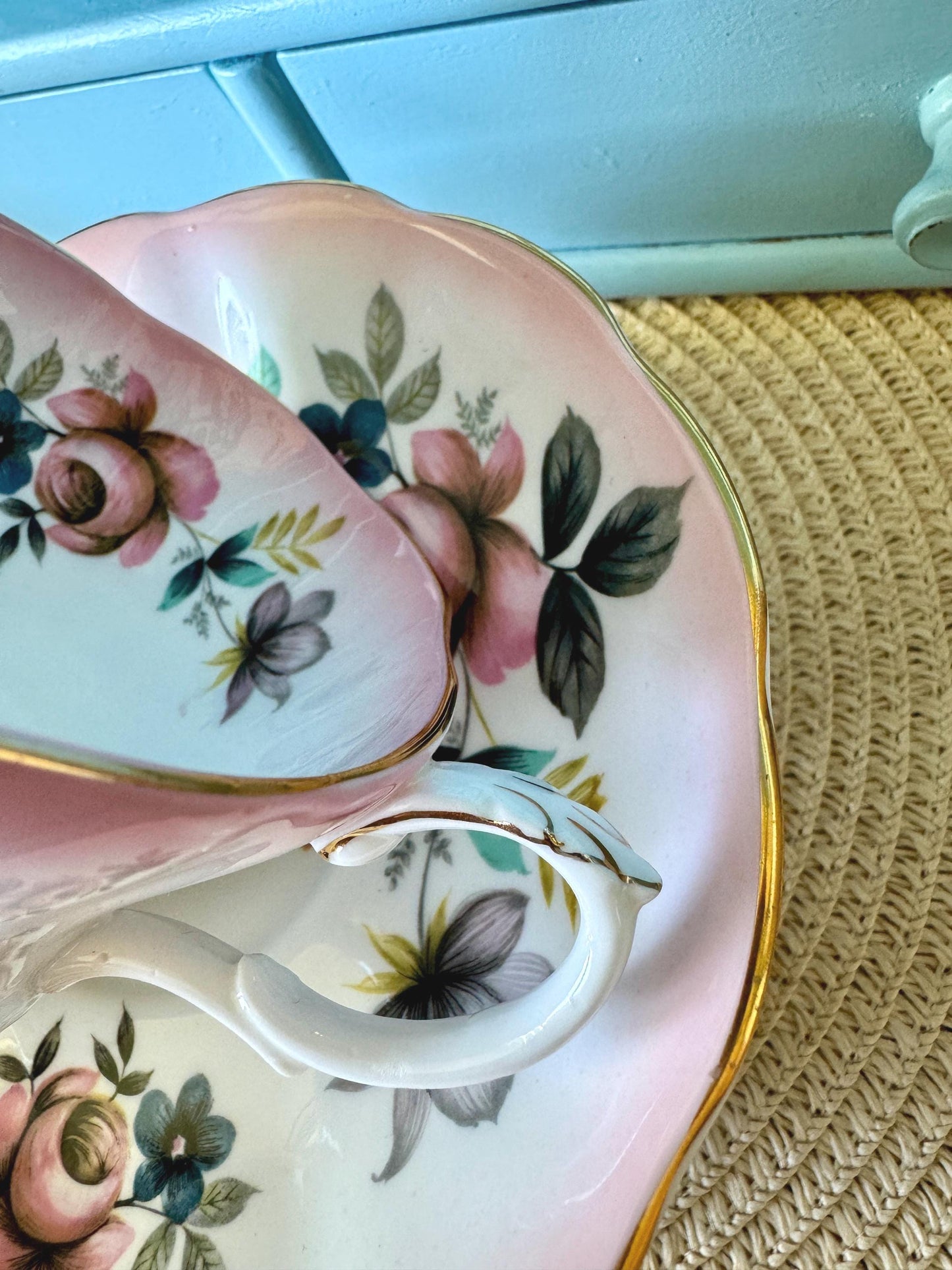 Special Item Perfect Vintage Royal Albert "Reflection Series