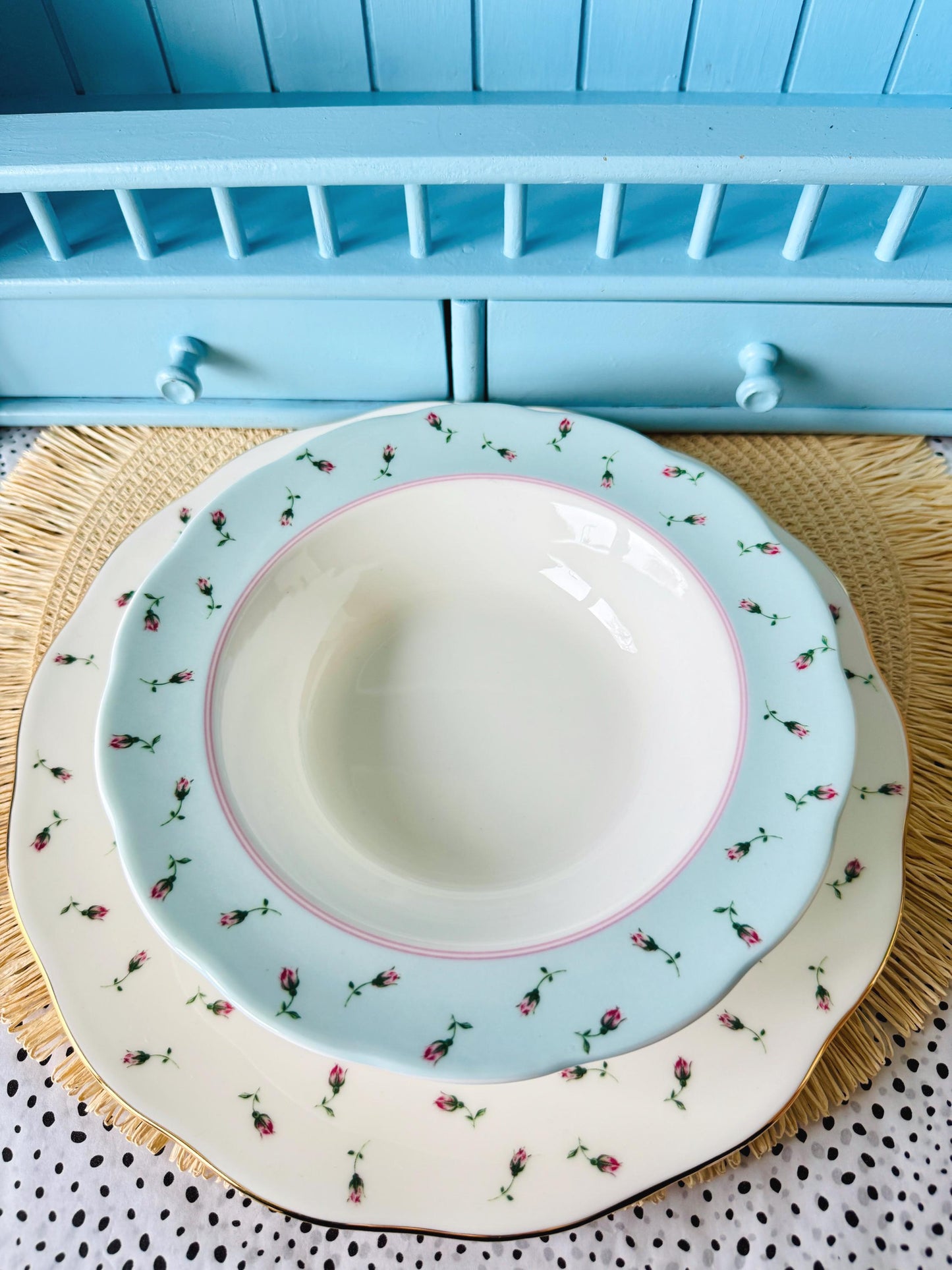 Vintage Set of 6 Royal Albert Rose Buds Soup or Pasta Plates