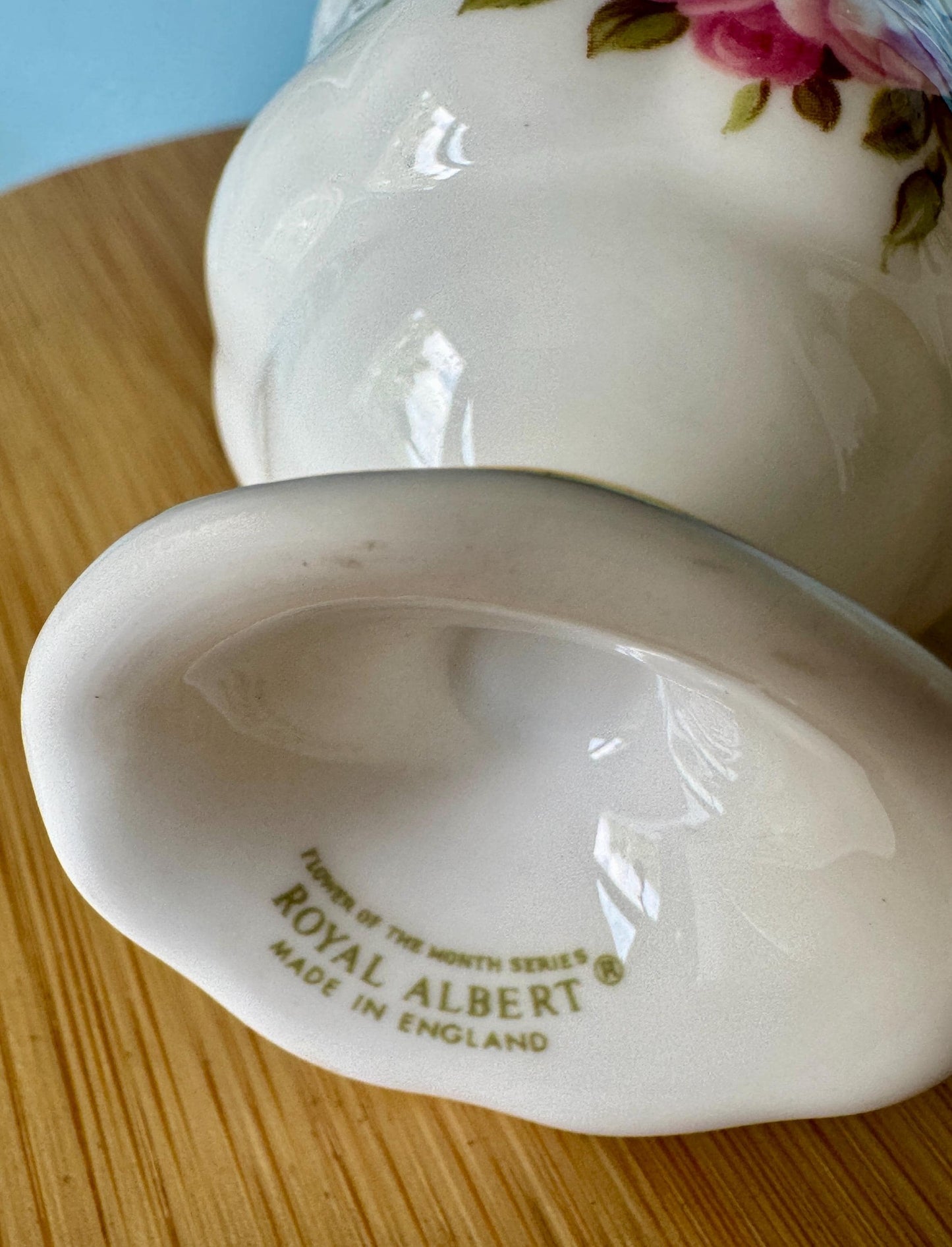 Royal Albert June Egg Cup • Flower of the Month Rose • Vinta
