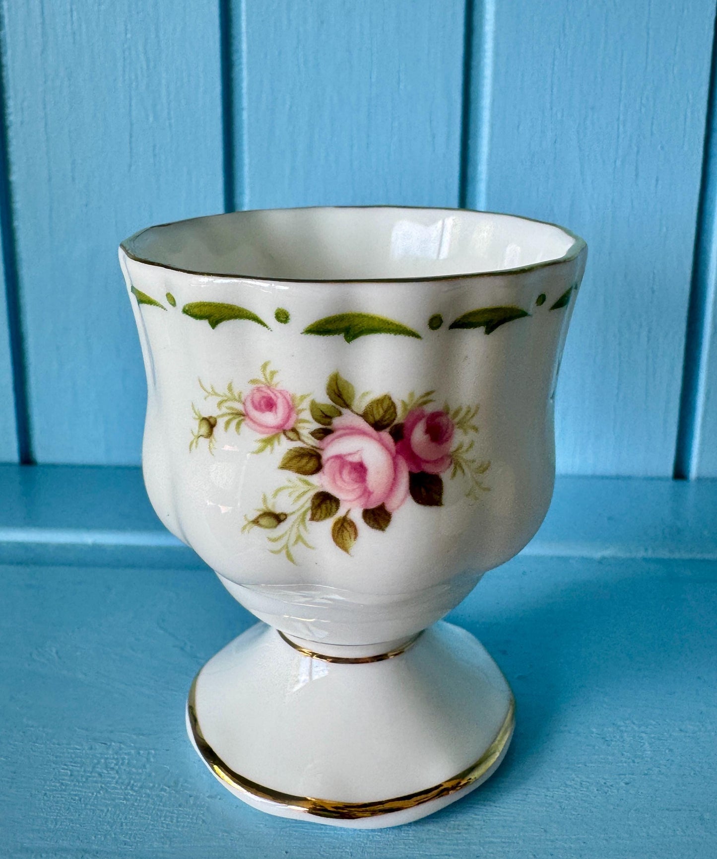 Royal Albert June Egg Cup • Flower of the Month Rose • Vinta